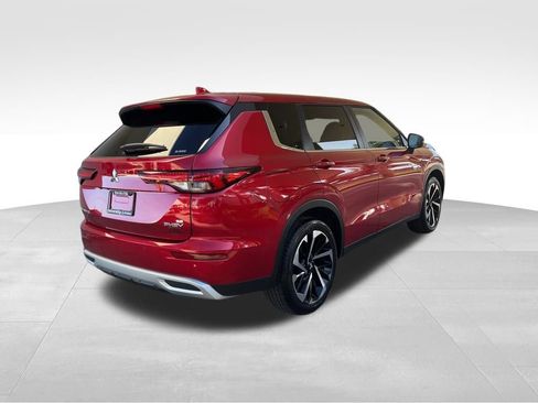 New 2025 Mitsubishi Outlander SE image 3
