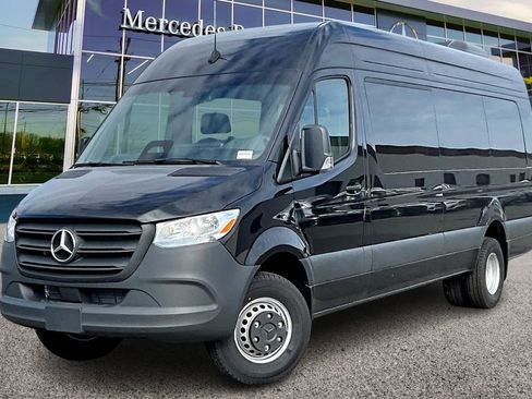 New 2025 Mercedes-Benz Sprinter 4500 image 2