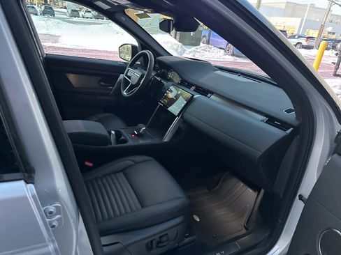 Used 2025 Land Rover Discovery Sport Dynamic SE image 13
