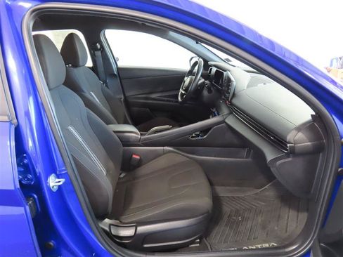 Used 2025 Hyundai Elantra Sport FWD image 31