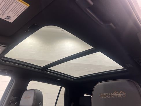 Used 2023 Chevrolet Tahoe High Country image 11