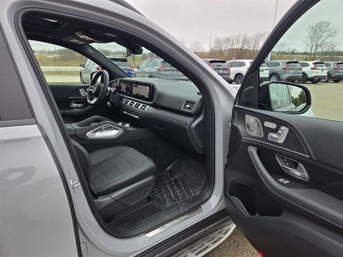 Used 2024 Mercedes-Benz GLS 450 4MATIC image 18