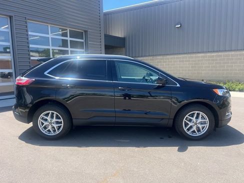 Used 2024 Ford Edge SEL w/ Convenience Package AWD/4WD image 4