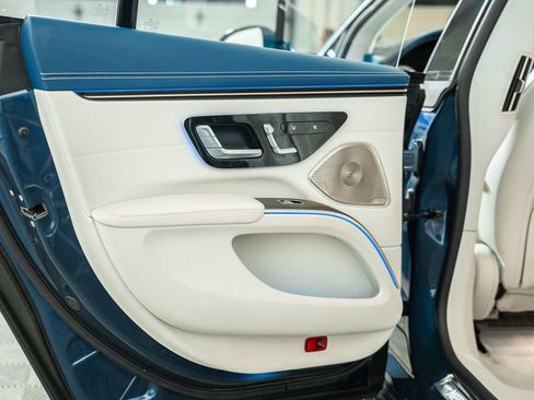 Used 2022 Mercedes-Benz EQS 580 4MATIC Sedan image 30