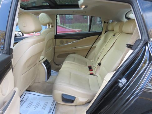 Used 2014 BMW 535i Gran Turismo xDrive image 18