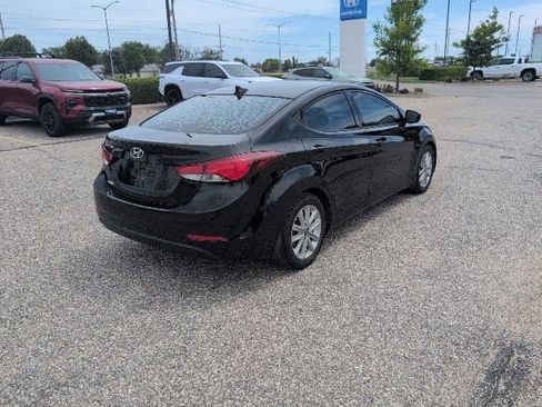 Used 2015 Hyundai Elantra SE w/ Option Group 02 FWD image 17