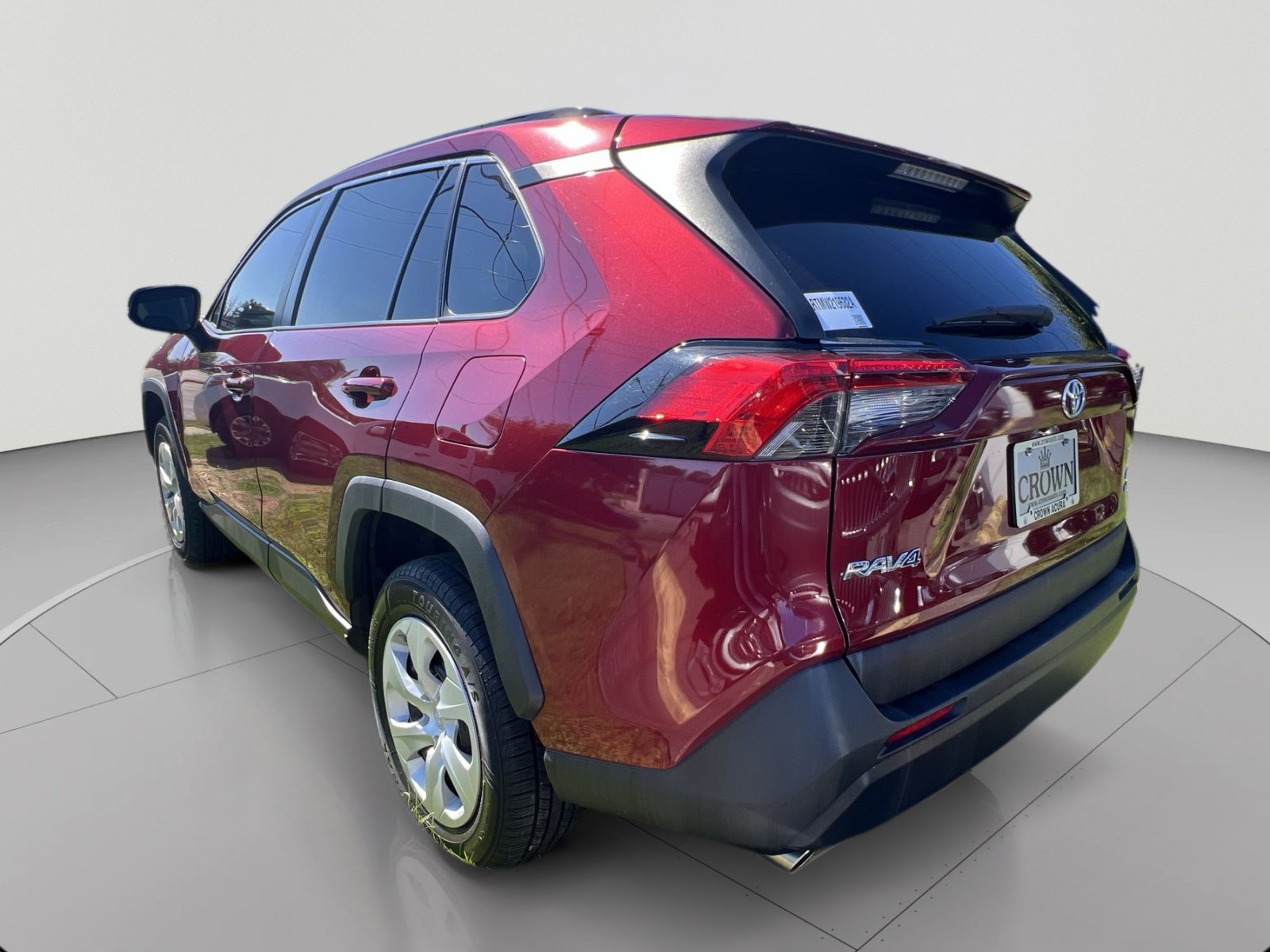 Used 2021 Toyota RAV4 LE AWD/4WD image 3