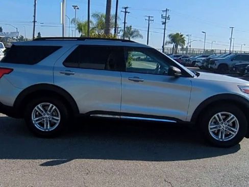 Used 2023 Ford Explorer XLT w/ Equipment Group 202A image 9