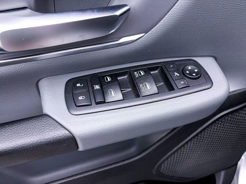 Used 2019 RAM 1500 Big Horn RWD image 12