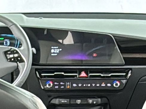 New 2025 Kia Niro EX image 16