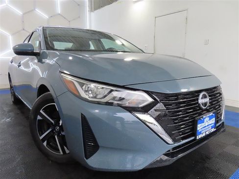 Used 2024 Nissan Sentra SV FWD image 3