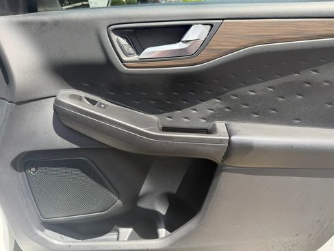 Used 2020 Ford Escape Titanium w/ Titanium Premium Package 2.0 AWD/4WD image 8