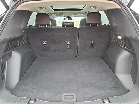 Used 2020 Ford Escape Titanium image 14