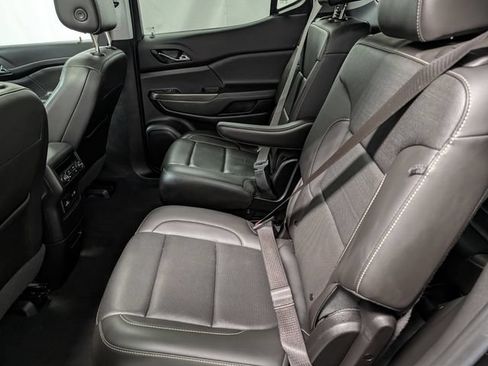 Certified 2023 GMC Acadia SLT w/ Technology Package AWD/4WD image 13