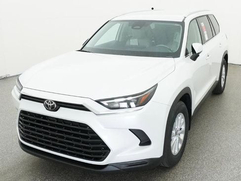 New 2026 Toyota Grand Highlander XLE FWD image 3