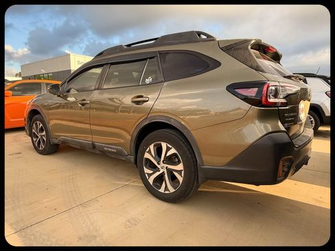 Used 2020 Subaru Outback Limited w/ Popular Package #2 AWD/4WD image 4