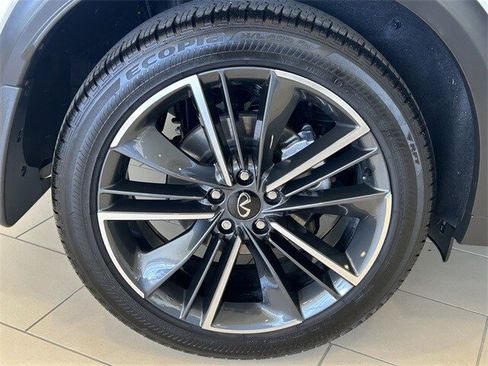 Certified 2025 INFINITI QX50 Sport image 9