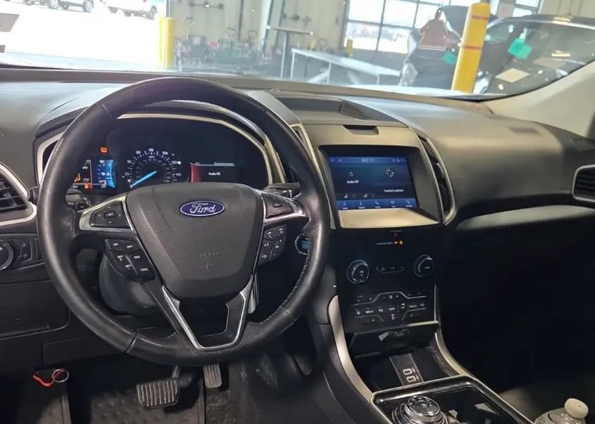 Used 2020 Ford Edge SEL AWD/4WD image 3