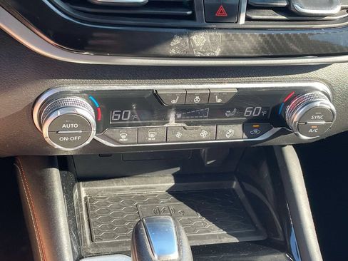 Used 2024 Nissan Altima 2.0 SR FWD image 28