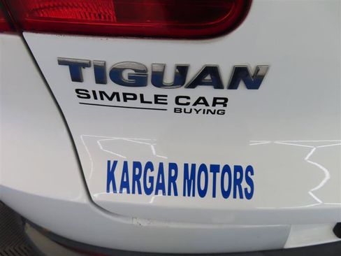 Used 2017 Volkswagen Tiguan S FWD image 14
