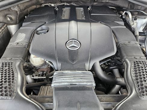 Used 2017 Mercedes-Benz GLS 450 4MATIC image 32