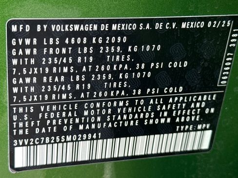 Certified 2025 Volkswagen Taos SE image 27