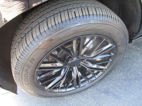 Used 2023 GMC Yukon Denali w/ Max Trailering Package AWD/4WD image 14