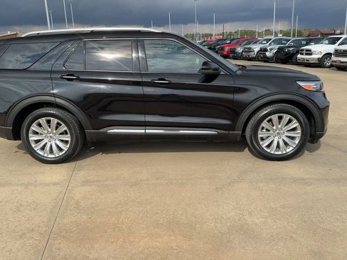 Used 2021 Ford Explorer Limited w/ Equipment Group 301A image 8