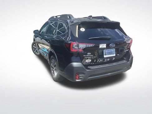 Used 2021 Subaru Outback Premium AWD/4WD image 3