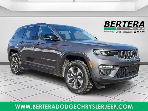 Used 2022 Jeep Grand Cherokee Limited 4xe image 1