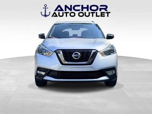 Used 2019 Nissan Kicks SR FWD image 2