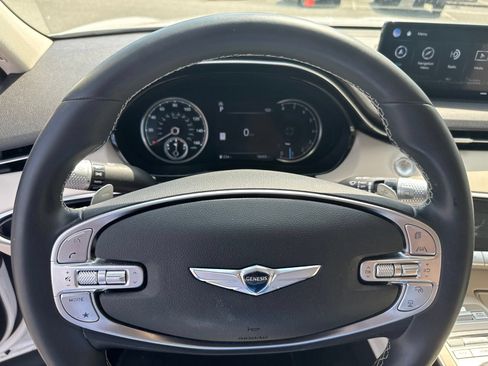 Used 2025 Genesis GV70 2.5T AWD/4WD image 32