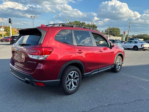 Certified 2022 Subaru Forester Premium AWD/4WD image 6