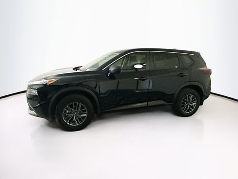 Used 2023 Nissan Rogue S image 4