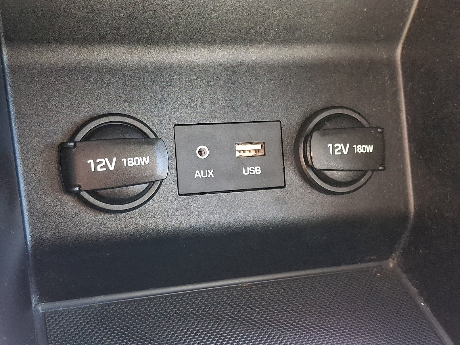 Used 2020 Hyundai Elantra SE FWD image 22