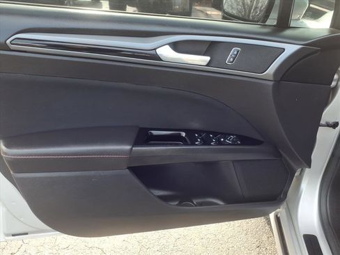 Used 2016 Ford Fusion SE image 23