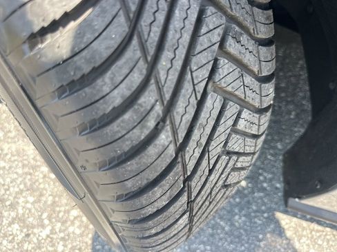 Used 2021 Toyota Sienna Platinum image 38