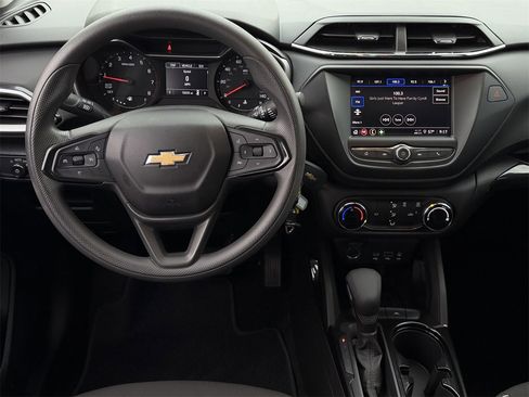 Used 2023 Chevrolet TrailBlazer LS image 11