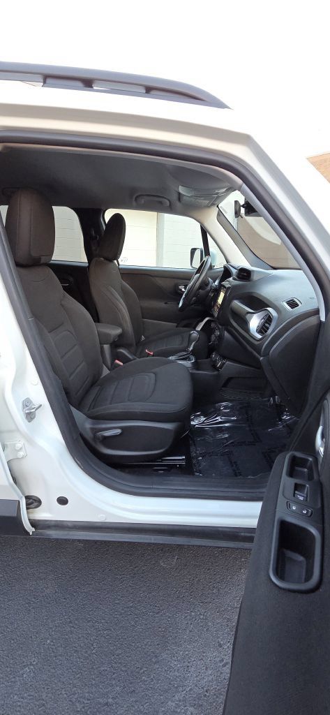 Used 2021 Jeep Renegade Latitude w/ Luxury Group I AWD/4WD image 10