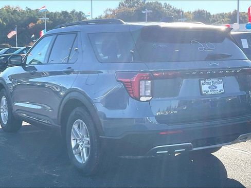 New 2026 Ford Explorer Active w/ Active Comfort Package image 3