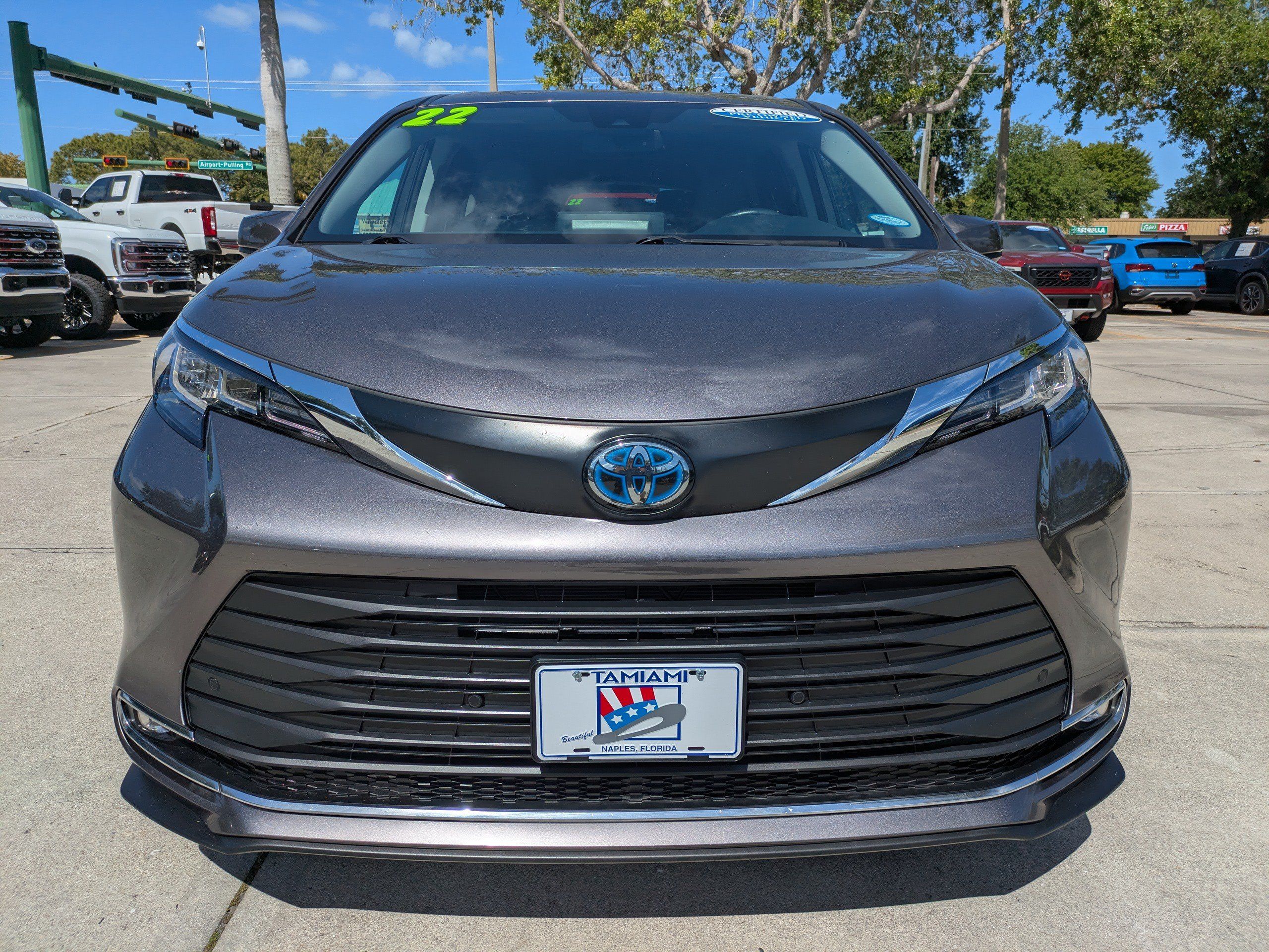 Used 2022 Toyota Sienna XLE AWD/4WD image 8