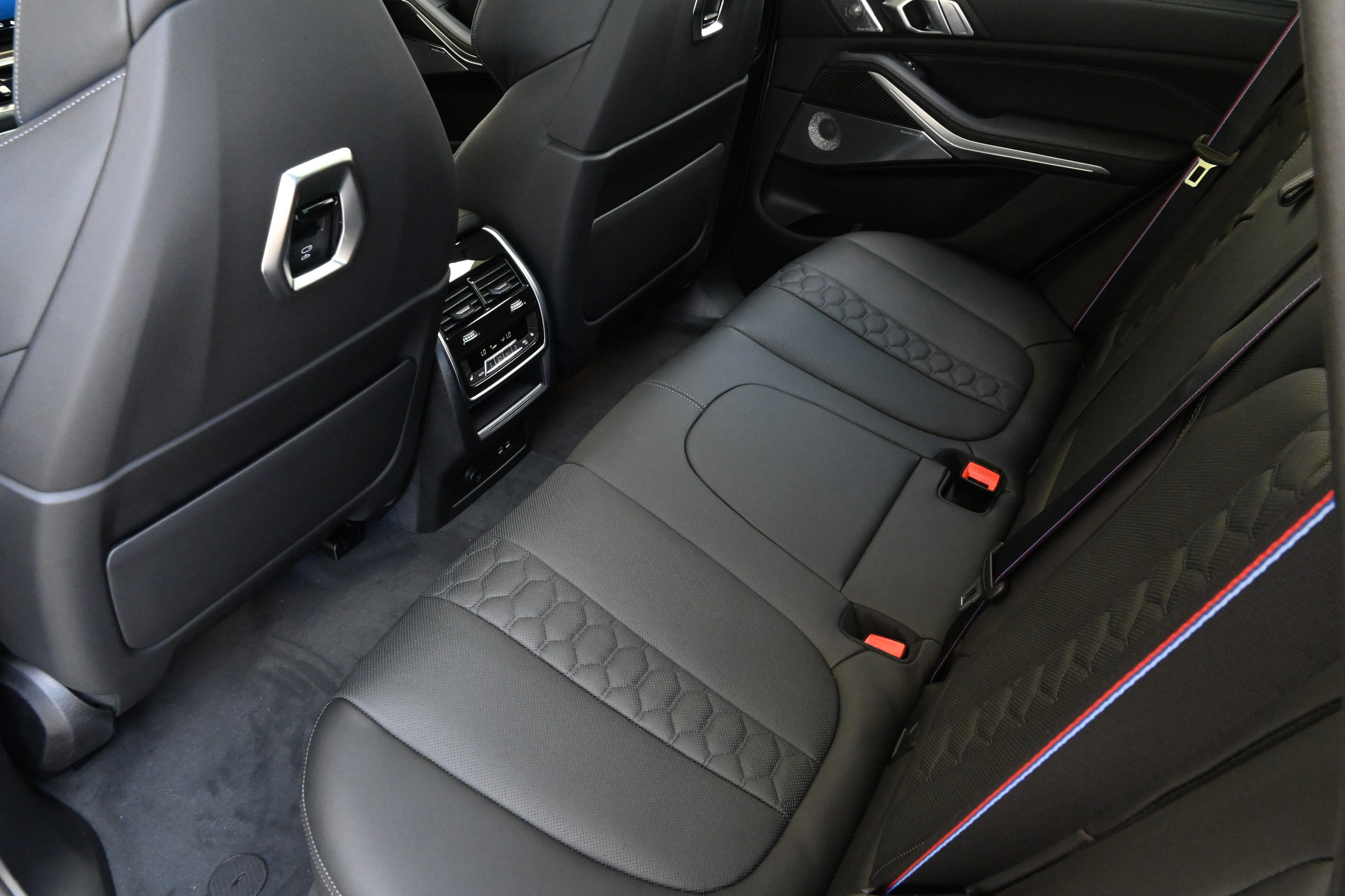 New 2026 BMW X5 M Competition w/ Executive Package AWD/4WD image 12