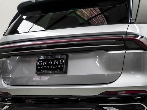 Used 2024 Lincoln Nautilus Premier w/ Equipment Group 102A image 13