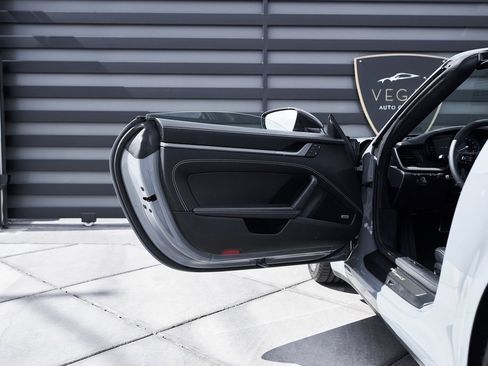 Used 2024 Porsche 911 Targa 4S w/ Premium Package image 24