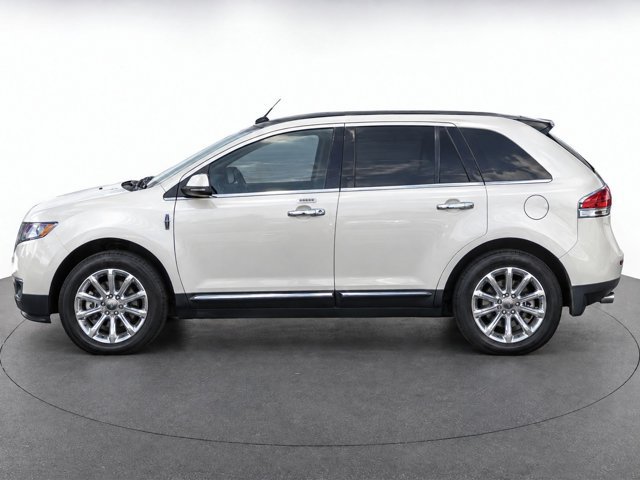Used 2015 Lincoln MKX AWD w/ Equipment Group 102A image 12