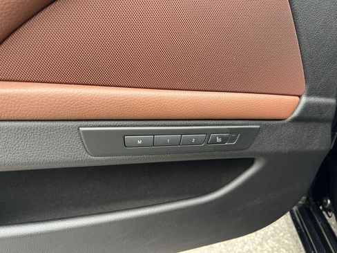 Used 2011 BMW 550i Sedan RWD image 32