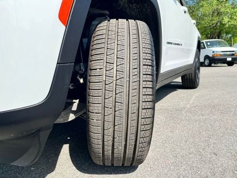 Certified 2026 Jeep Grand Cherokee Limited w/ Limited Altitude Package AWD/4WD image 14
