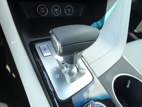 New 2025 Genesis G70 2.5T image 15