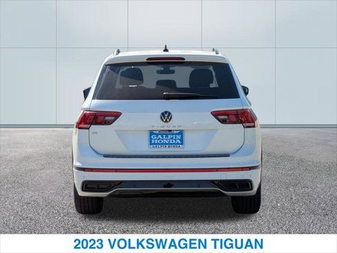 Used 2023 Volkswagen Tiguan SE R-Line image 8