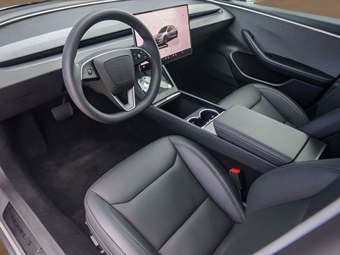 Used 2025 Tesla Model 3 RWD image 11
